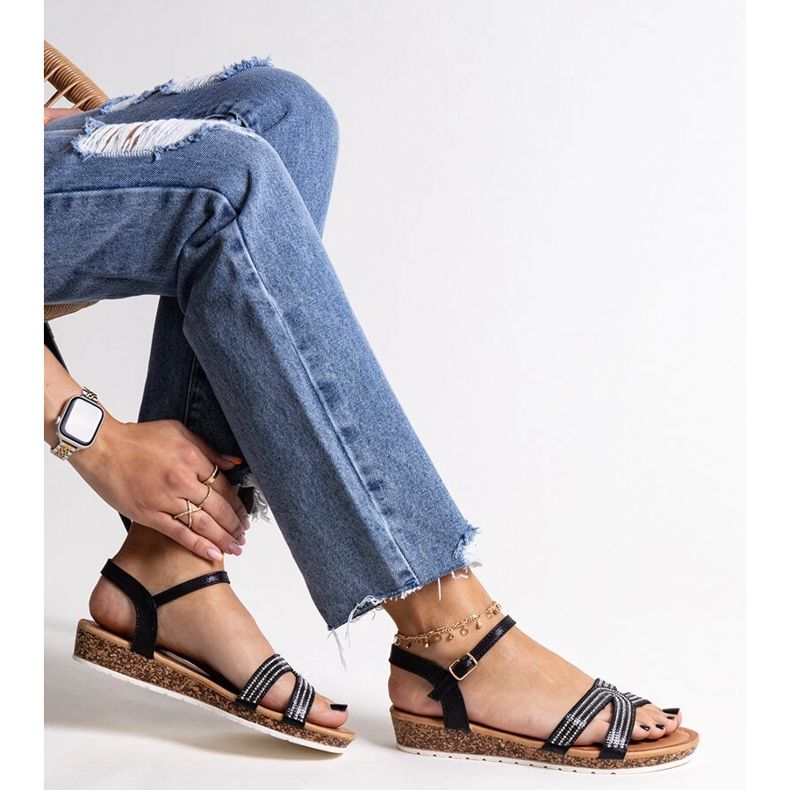 Saila crne niske sandale na klin crna 1