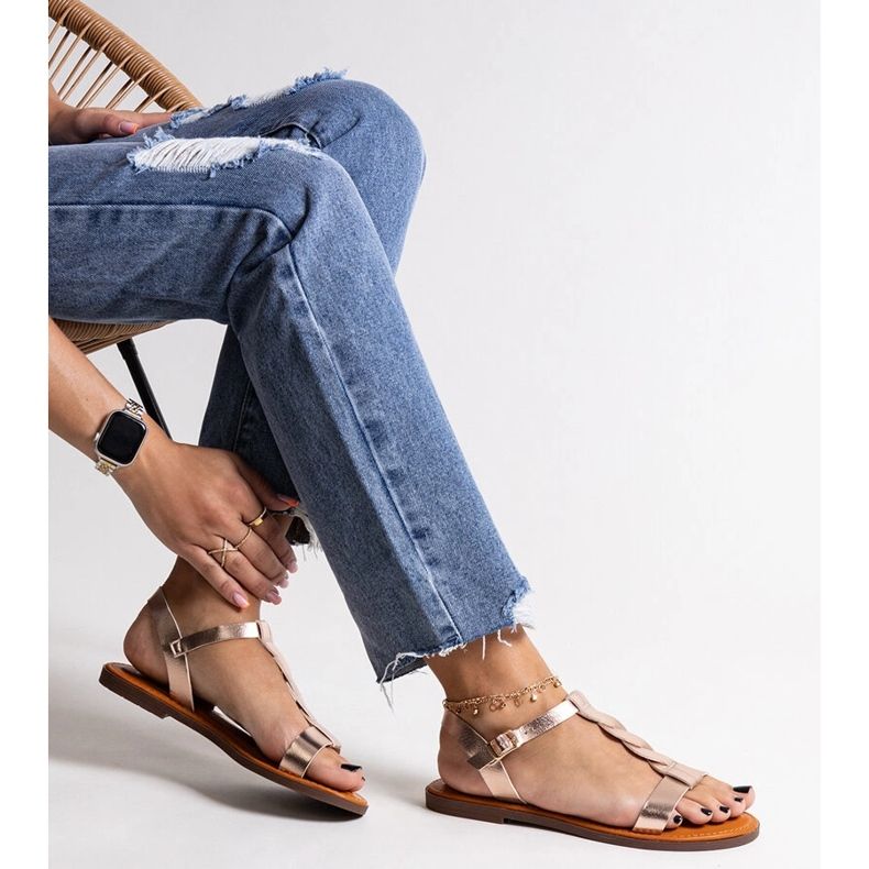 Amarant ravne sandale u boji šampanjca zlatna 1