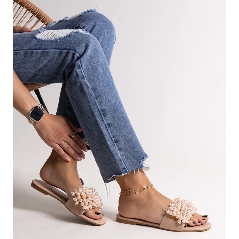 Bež japanke ukrašene Atiyene perlicama 1