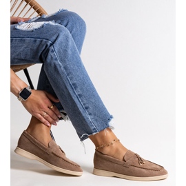 Tamno smeđe mokasine s metalnim privjeskom iz Fiorana bež 1