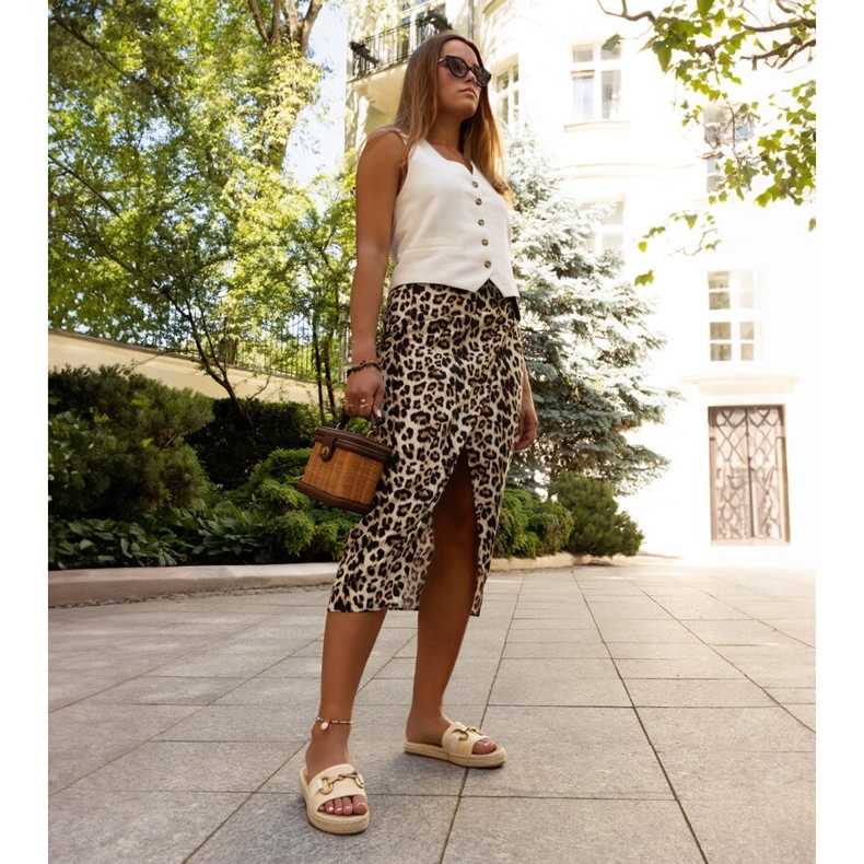 Bež japanke sa zlatnom kopčom marke Feorie 2