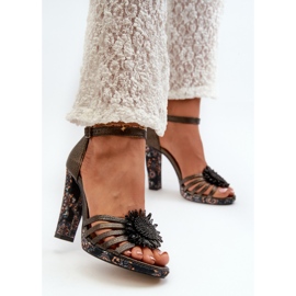 Ženske sandale na visoku petu s dekoracijom Maciejka 06620-20 Grafit siva 2