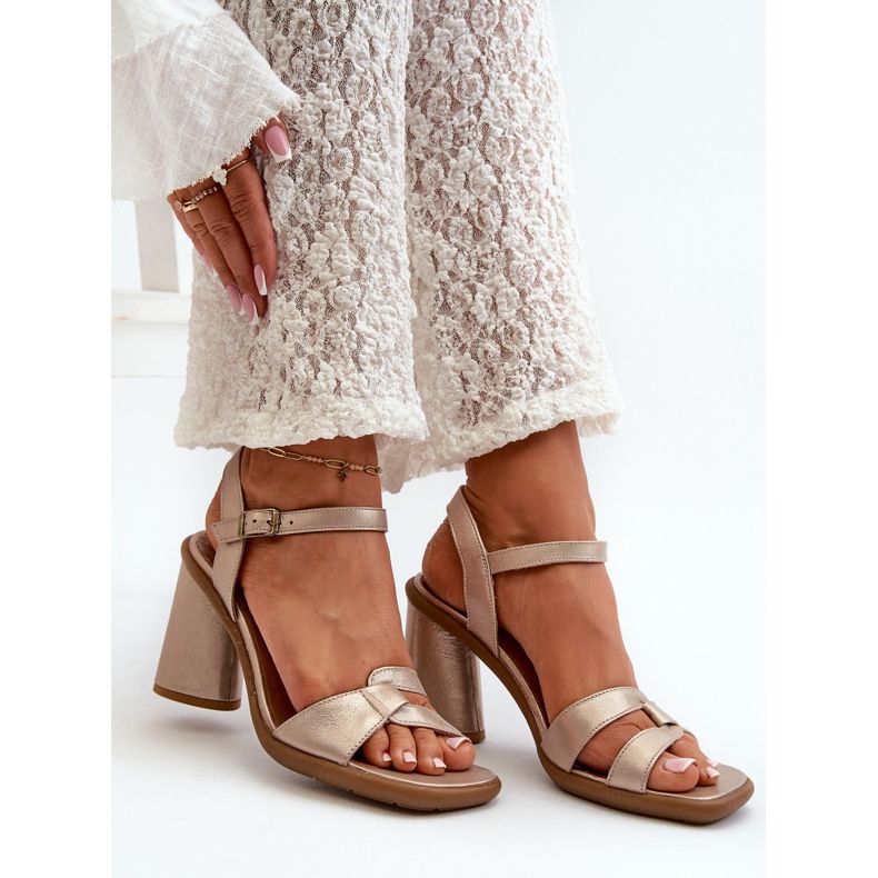 Kožne sandale na visoku petu Maciejka 06029-25 zlatne zlatni 1