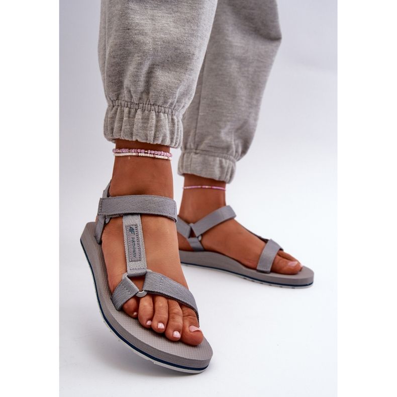 Ženske sportske sandale 4FRSS24FSANF054-20S sive siva 2