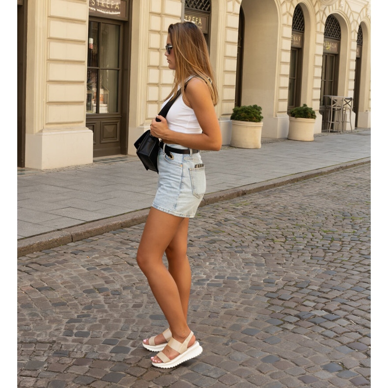 Bež sandale s ukrasnom Thura klinom 1