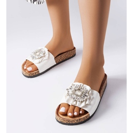 Bijeli tobogan na plutenom potplatu od Roya bijela 1