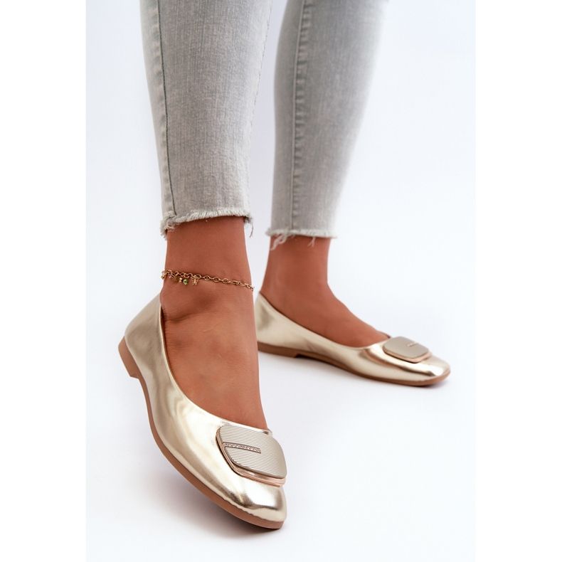 Ženske balerinke od eko kože sa zlatnim ukrasom Edoslli zlatna 2