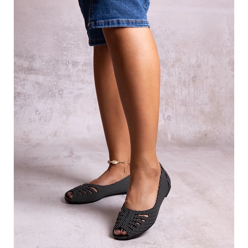 Crne balerinke na točkice s izrezom iz Laforgea crna 1