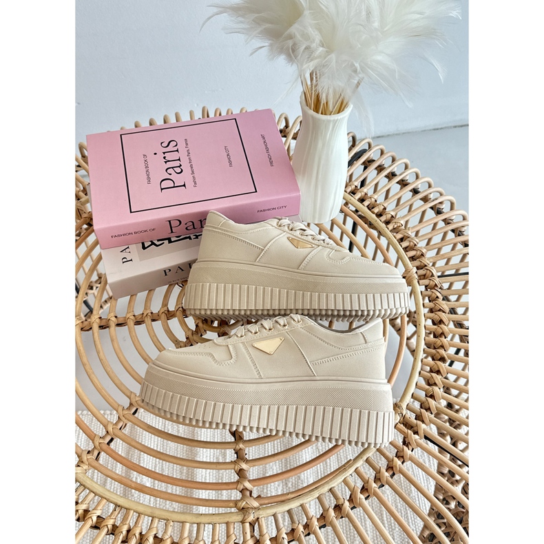 Bež ženske tenisice Chrisstin od eko kože na masivnoj platformi 1