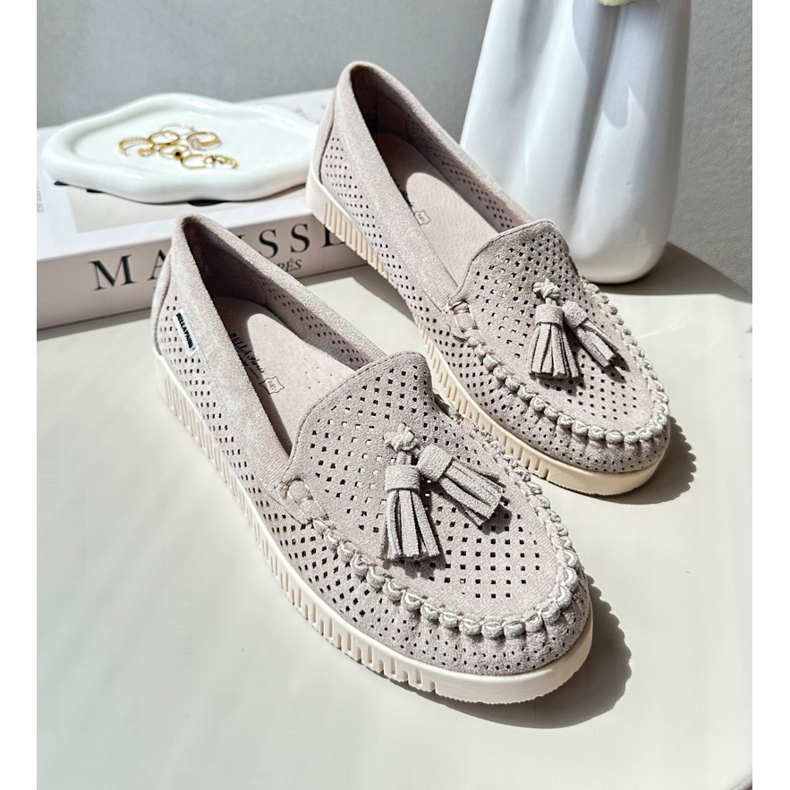 Ženske ažurne mokasine od eko antilop kože, bež Tinami 1