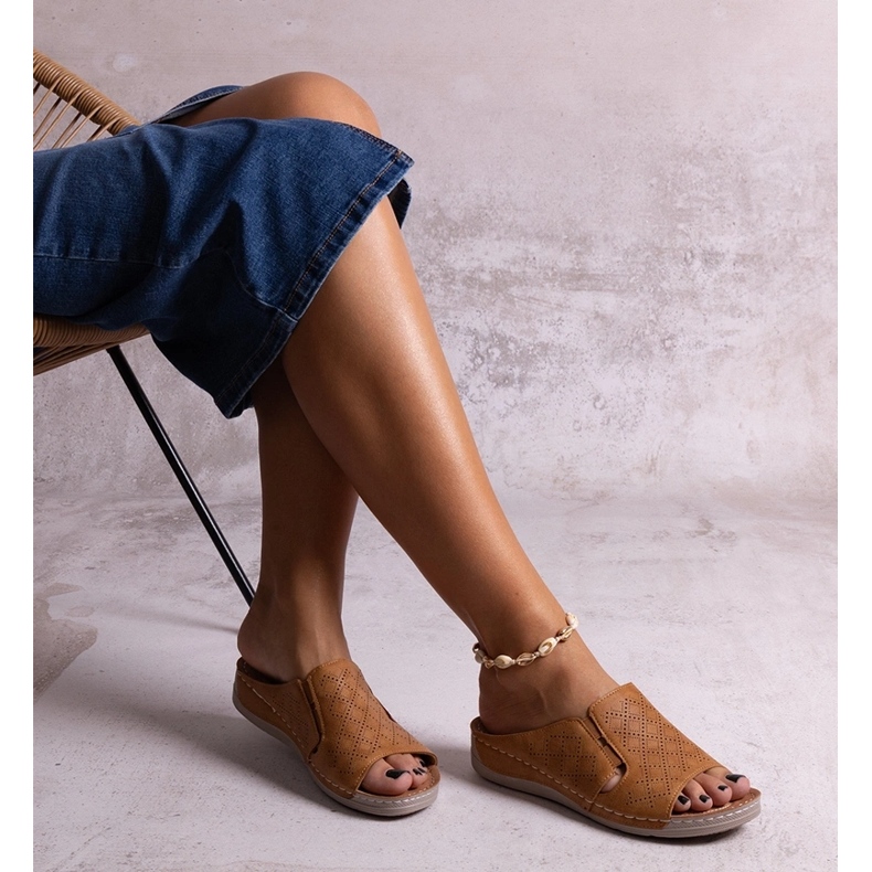 Smeđe perforirane Marouna slajdove smeđa 1