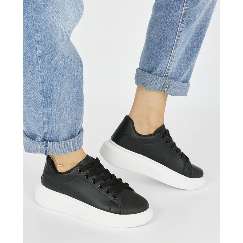 Ženske crne sportske cipele s platformom crno 2