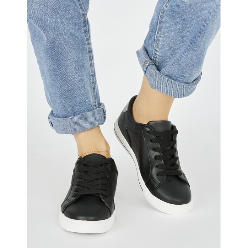 Klasične ženske crne sportske cipele crno 1