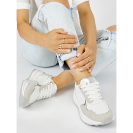 Bijele ženske sportske cipele sa debelim đonom bijela 1