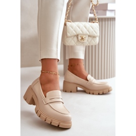 Ženske cipele na nisku petu od bež eko kože Menloa 2