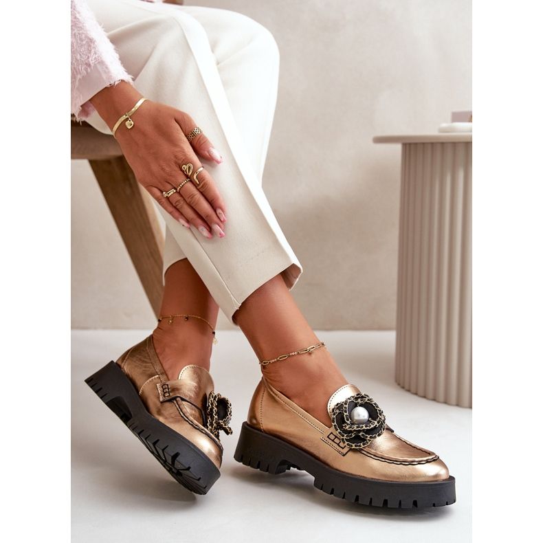 Ženske kožne mokasine ukrašene cvijetom, zlatne CheBello 4520 zlatna 2