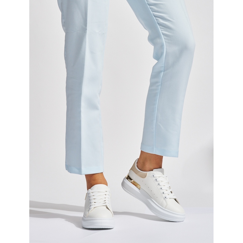 Bijele klasične sportske cipele bijela 1