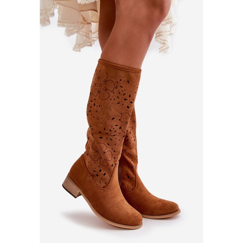 Ažurirane ženske čizme na nisku petu od eko antilop kože kopčaju se patentnim zatvaračem Camel Orchides smeđa 1