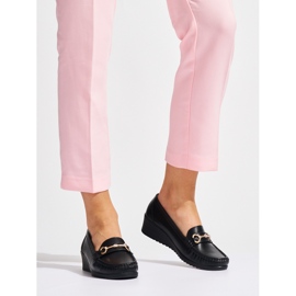 Crne ženske mokasine na wedge sa zlatnim ukrasima crna 1