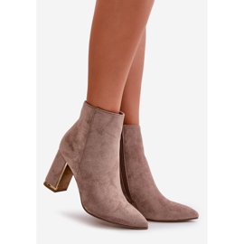 Ženske gležnjače na visoku petu, kopčaju se patentnim zatvaračem, izolirani eko antilop, bež mevair 1