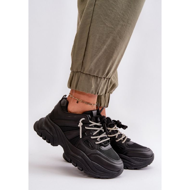 Crne ženske tenisice Relissa na masivnom potplatu s ukrasnim vezicama crna 2