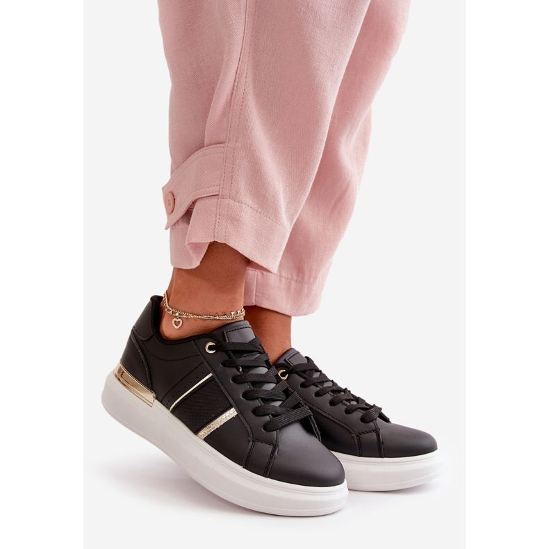 Moderne ženske tenisice s platformom od eko kože crne nevisase boje crno 1