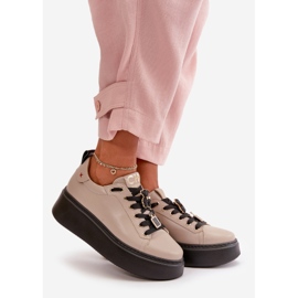 Ženske kožne tenisice s iglama na platformi CheBello 4596 Bež 1