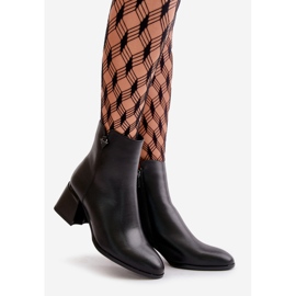 Elegantne izolirane ženske čizme od prirodne kože crne Vinceza 77106 crna 1