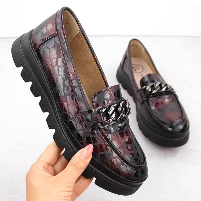 Kožne ženske cipele, mokasine s lancem, bordo Filippo DP6467 crvena 1