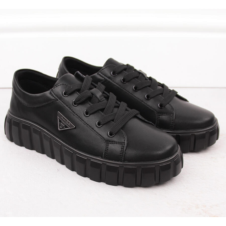 Crne kožne ženske cipele na platformu Filippo DP4670 crno 2