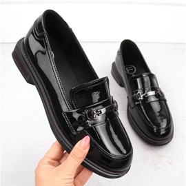 Crne lakirane ženske cipele Filippo DP6306/24 crno 1