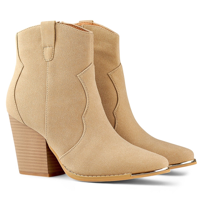 Bež klasične ženske kaubojske čizme od brušene kože na visoku petu 1