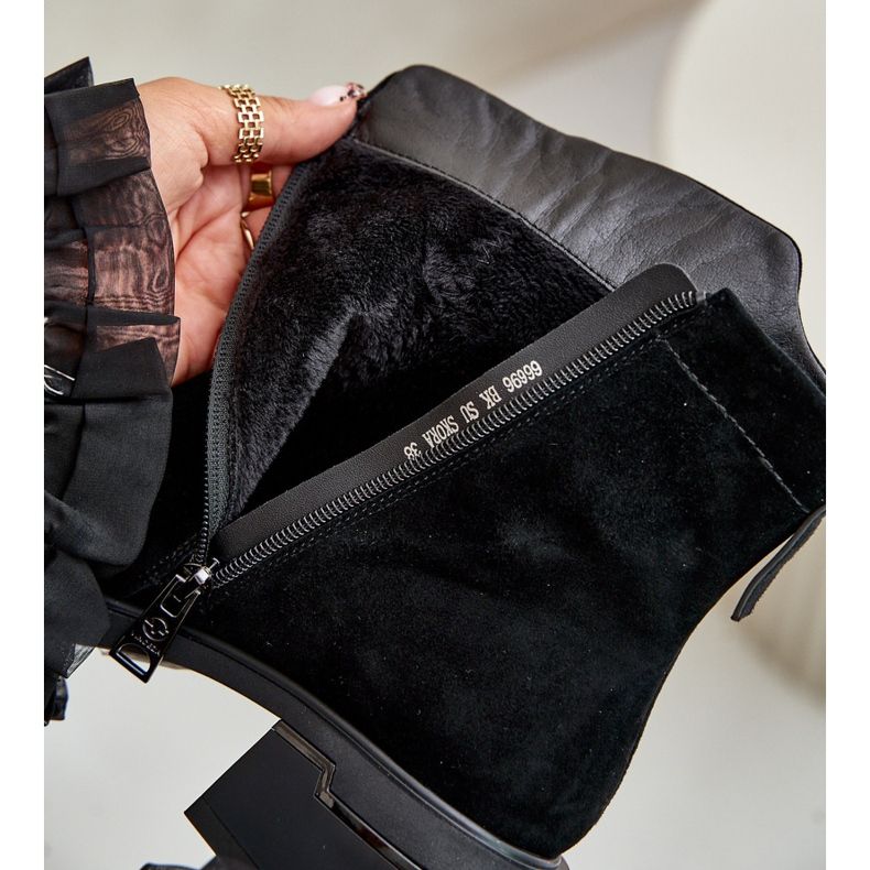 Izolirane ženske čizme od prirodnog antilopa s patentnim zatvaračem, crne Vinceza 66696 crna 2