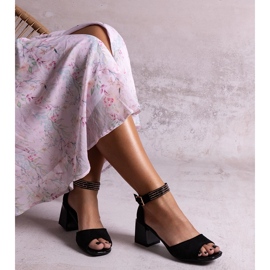 Athir lakirane sandale na petu crno 1