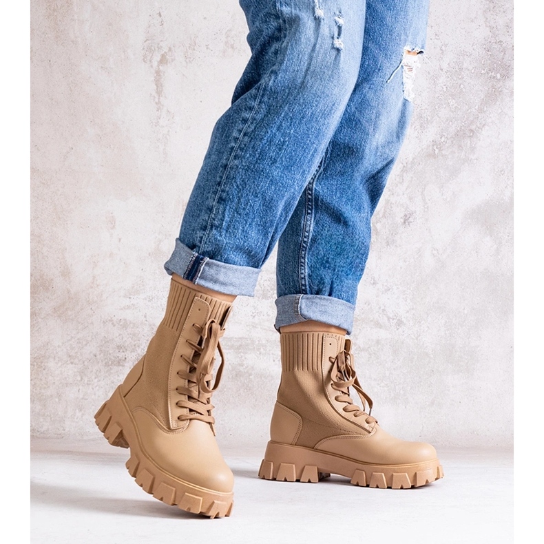 Bež gležnjače s fleksibilnim gornjištem iz Zogbe 1