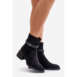 S.Barski Izolirane ženske čizme na nisku petu s ukrasnim remenom D&amp;A MR880-027 crna 1