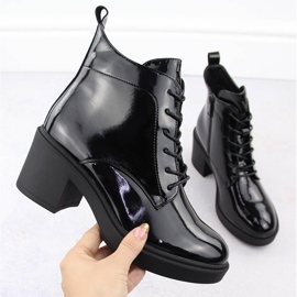 Ženske lakirane gležnjače, crne, Vinceza 58321 crno 1