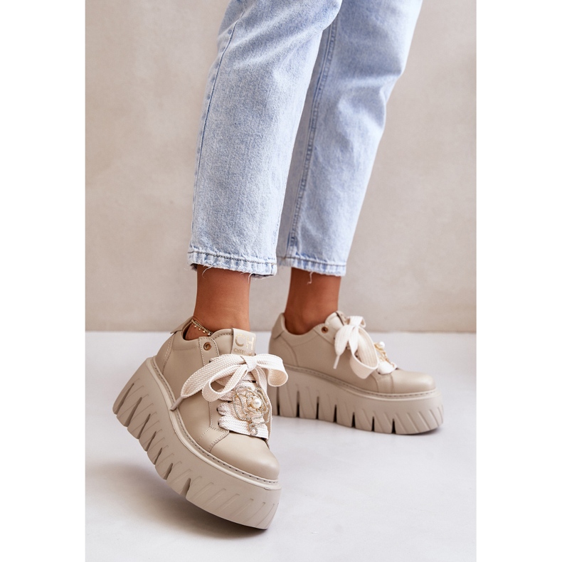 Ženske tenisice na masivnom potplatu sa zlatnim ukrasom CheBello 4530 Bež 2