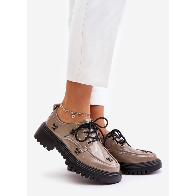 Ženske lakirane cipele s ukrasima, prirodna koža Artiker 55C1010 Tamno bež 1