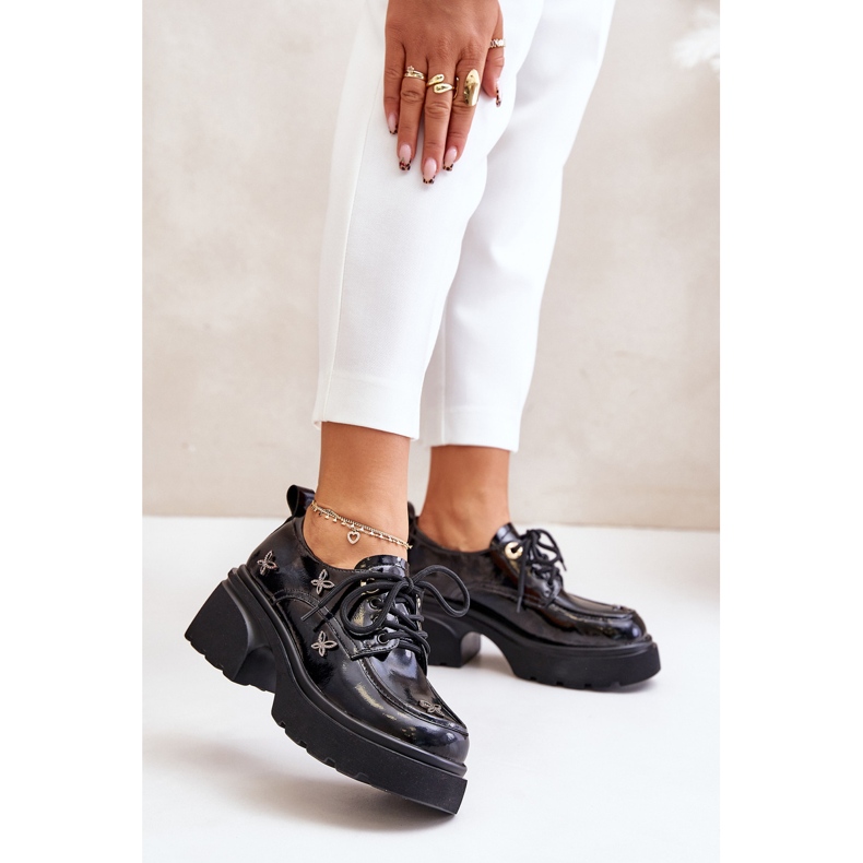 Lakirane ženske cipele s ukrasima od prirodne kože Artiker 55C0419 crne crna 2