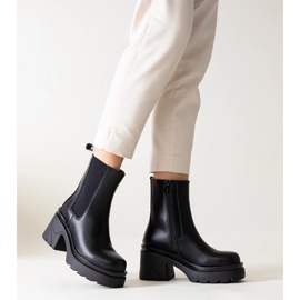 Crne gležnjače na masivnu Tharney petu crna 1