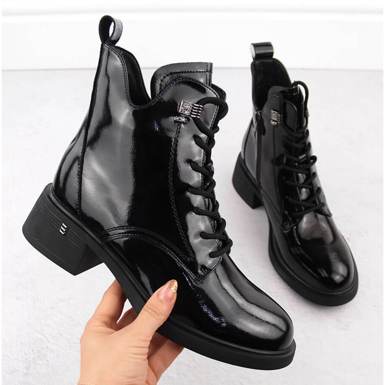 Crne lakirane ženske gležnjače D&amp;A S.Barski Premium Collection CR42-089 crna 1