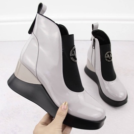 Sive ženske kožne čizme na wedge Vinceza 66703 siva 1