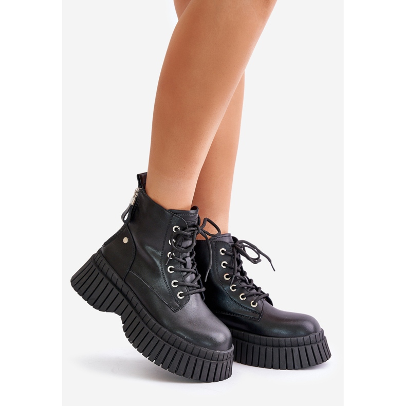 Izolirane kožne trapper gležnjače na masivnom potplatu GOE OO2N4126 crne crna 1