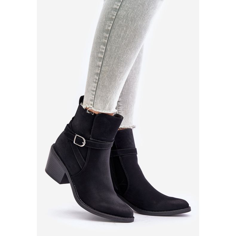 Glamer crne kaubojske čizme na visoku petu sa špicastim vrhovima, izolirane, s patentnim zatvaračem crno 1