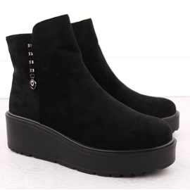 Ženske gležnjače od brušene kože na debeloj platformi, crne Potocki 11305 crno 2