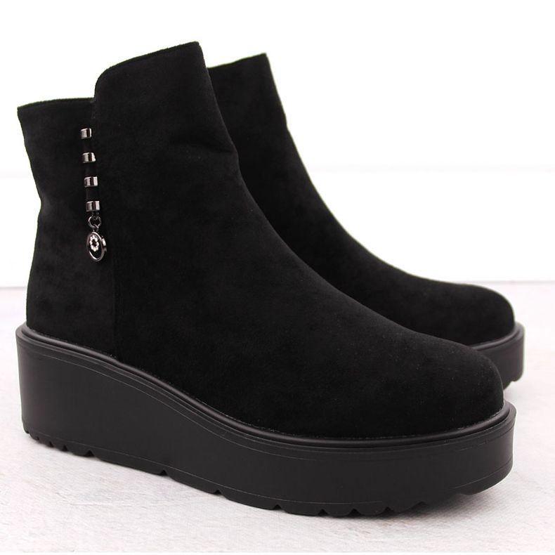 Ženske gležnjače od brušene kože na debeloj platformi, crne Potocki 11305 crno 2