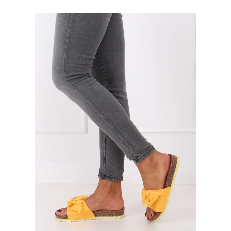 Ženske japanke s plutenim potplatom žuta boja 2