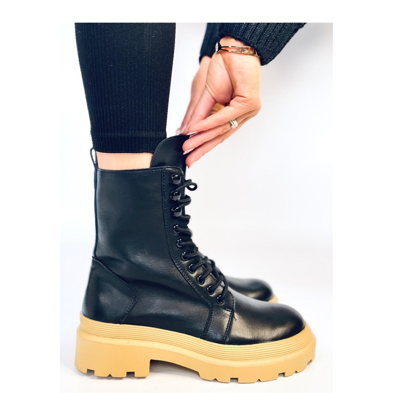 Gležnjače na vezanje sa štitnikom crna 1