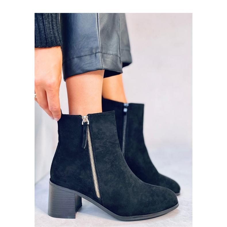 Aguirre Crne gležnjače od brušene kože na visoku petu - Inello crna 1